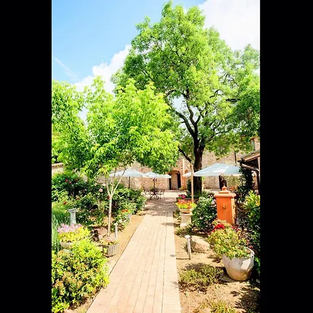 Pleasant Detached House Near Trasimeno 3* Agello