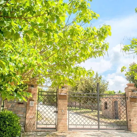 Pleasant Detached House Near Trasimeno 3* Agello